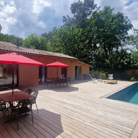 Holiday home Le Bois De La Hutte - Piscine Privee Grayan-et-l'Hopital